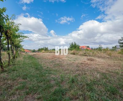 Stavebný pozemok,  1 100 m², IS na pozemku  | Nitra – Klokočina