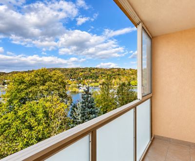  AMURSKÁ - 3 izbový byt, 2 x LOGGIA, VÝHĽAD NA JAZERO, 67m²