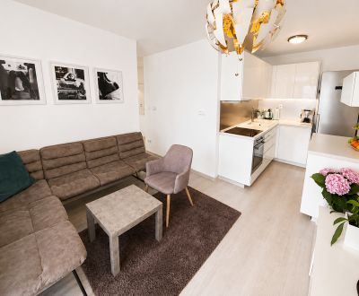 Na predaj apartmán s loggiou v Dúbravke