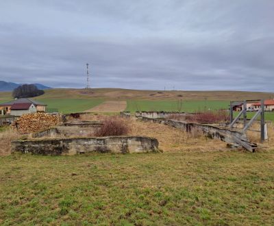 Stavebný pozemok 2 335 m² v obci Valča 