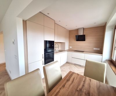 PRENÁJOM NOVOREKONŠTRUOVANÝ 2 IZBOVÝ BYT, BALKÓN, PREŠOV, UL. PAVL.NÁM
