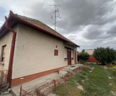 RODINNÝ DOM SO STAVEBNÝM POZEMKOM, KOLÁROVO