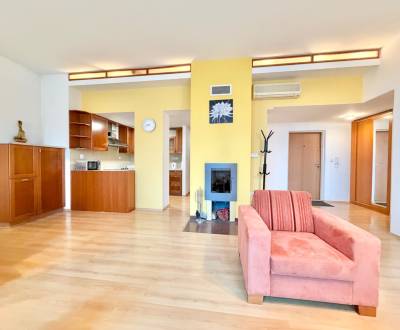 Priestranný 3-izbový byt na prenájom v centre Žiliny