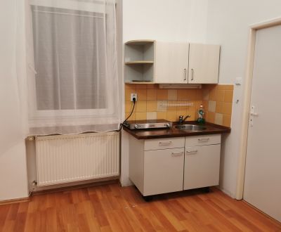Ponúkame na prenájom 1-izbový byt v Nových Zámkoch