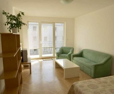 Prenájom 2 izbový byt CENTRUM Hollého ulica, Bratislava I Staré Mesto