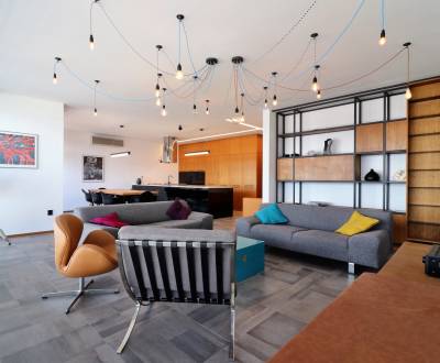 Luxusný 3 izbový byt - dizajnový projekt CUBES - garáž
