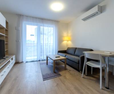 Príjemný 1i byt 26 m2, s A/C, balkónom a parkovaním v centre