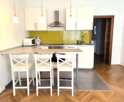 Prenájom 2 izb. byt CENTRUM Laurinská ulica, Bratislava I. Staré Mesto