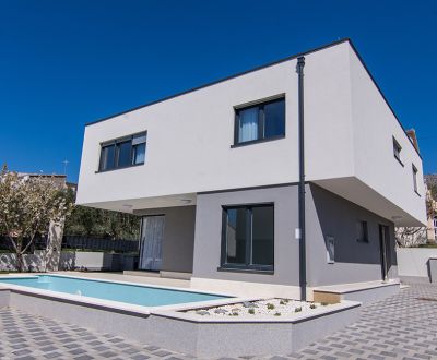 MODERNÍ LUXUSNÍ VILA 350 M OD MOŘE, KAŠTEL KAMBELOVAC