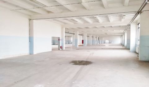 PREDAJ: Kancelárie + Hala, 2.050 m2, pozemok 6120 m2, Vrútky