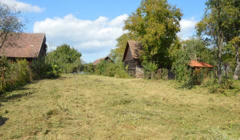 Predané - Ponúkame pozemok 1096 m2 v obci Bačkovík