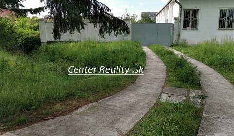 EXKLUZÍVNE ! Pozemok na predaj, Chynorany - centrum obce