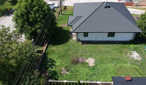 REZERVOVANÉ Novostavba - BUNGALOV v obci Svinica na pozemku 858 m²