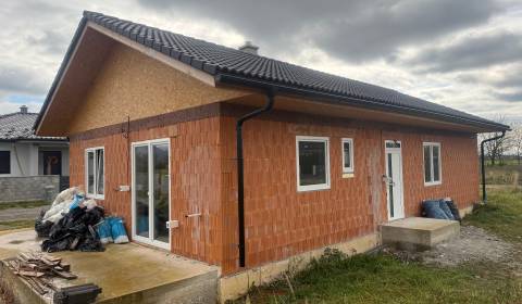 Praktický 4-izbový bungalov v novovybudovanej lokalite- Horovce