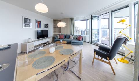 Priestranný 3i byt 85m2, s lodžiou a 2x parking, PANORAMA TOWERS