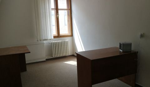 Prenájom: Kancelária v centre mesta 14m2+13m2 
