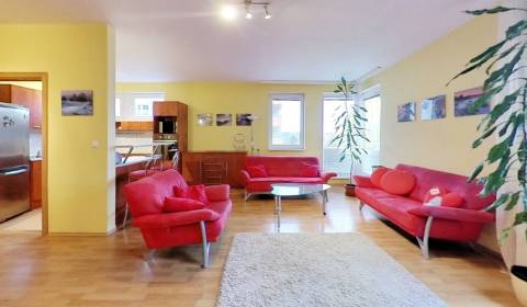 IHNEĎ VOĽNÝ!Prenájom-zariadený 3 izbový byt Na Križovatkách,Bratislava