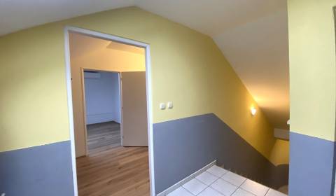 PRENÁJOM administratívnych priestorov - širšie centrum Nitry 