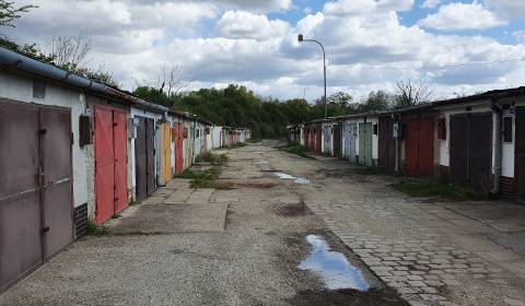 PREDANÉ: garáž v Komárne na Slnečnej ulici 