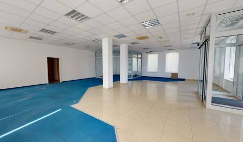 PRENÁJOM kancelárskych priestorov v centre Pezinka