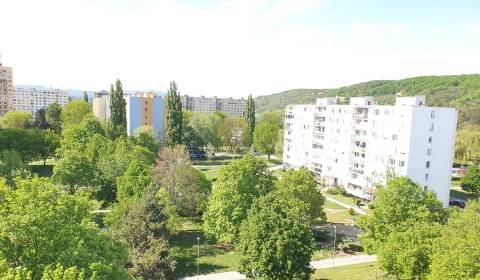 3-izbový byt ul. Rovníková, 57 m2 + loggia. 7/7 posch.
