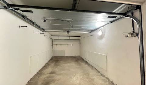 Západ -Terasa - ul. Idánska, 18 m². GARÁŽ. VHODNÁ AJ AKO SKLAD