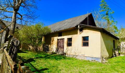 Dom s krásnym pozemkom na REKREÁCIU, predaj, Buclovany, 1.195 m2