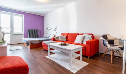 PREDANÝ - Útulný 2-izbový byt, 55 m2, ul. Národná trieda