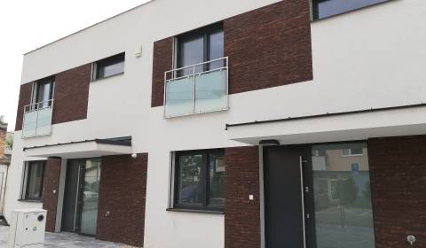 REZERVOVANÝ Splňte si svoj sen o bývaní vo vlastnom dome v Ružinove