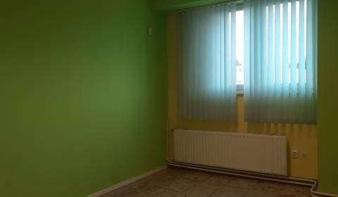 Kancelárske priestory na prenájom, Vráble, centrum mesta 20m2