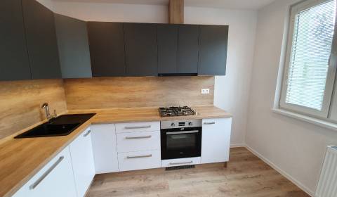 REZERVOVANÝ kompletne zrekonštruovaný byt 79 m², Starozagorská, KV
