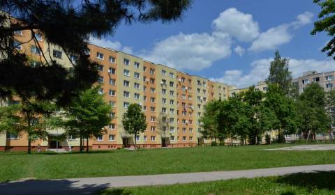VÝKUP: Prerobený 3-izbový byt s balkónom, Vlčince - ulica Pittsburská