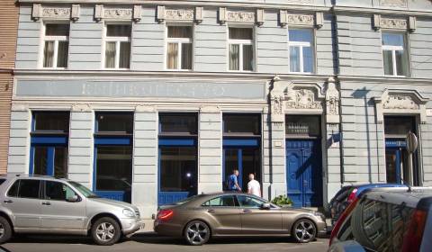 Odstupim obchodné priestory v centre Bratislavy