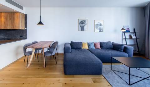 Úžasný 3i byt 85 m2, klimatizácia, s lodžiou a parkovaním, SKY PARK