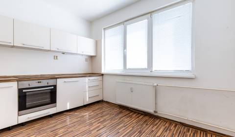REZERVOVANÝ - Na predaj 2 izbový byt, Popradská ulica