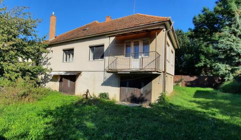 4-izbový RD na predaj, Zlaté Moravce, pozemok 899 m2