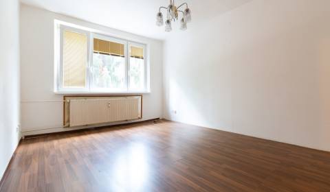 NA PREDAJ 3 IZB.BYT 64 m² + 4 m² loggia, KROSNIANSKA, FURČA