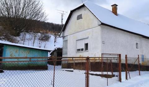 Exkluzívne na predaj rodinný domček Valaská Belá okres Prievidza