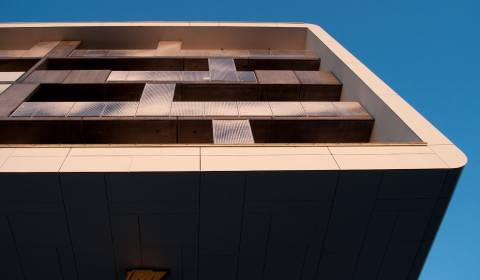 NOVOSTAVBA SKYBOX - 2.IZB BYT S LOGGIOU, GARAŽ - PAJŠTÚNSKA, PETRŽÁLKA