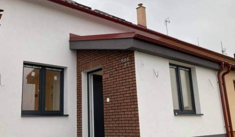 REZERVOVANÝ Krásne zrekonštruovaný domček s pozemkom v Čiernej vode