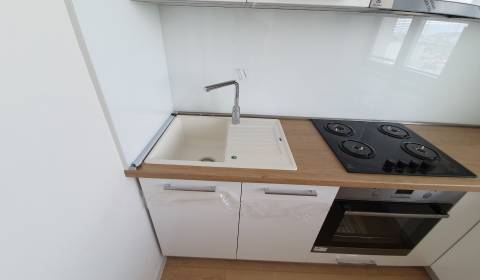 Kompletná rekonštrukcia: 2 izbový byt Národná trieda, 53 m², LOGGIA