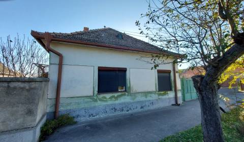 Ponúkame na predaj rodinný dom v obci Dolné Saliby