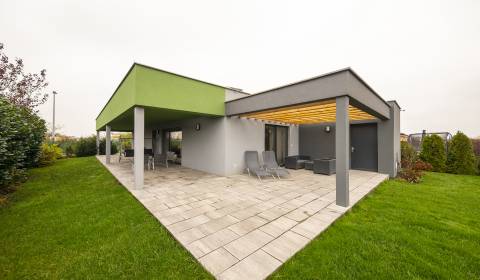 Útulný rodinný dom 105 m2, záhrada, 2 x parkovanie, Senec Gardens