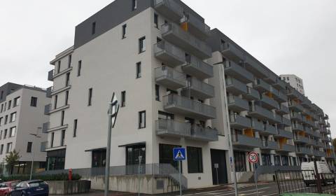 Nový moderný byt s balkónom a parkovaním v širšom centre. Jarabinková
