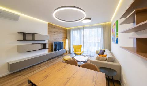 Nadštandardný 2i byt 59m2, s A/C, balkónom a parkovaním, VILA BELLOVA 