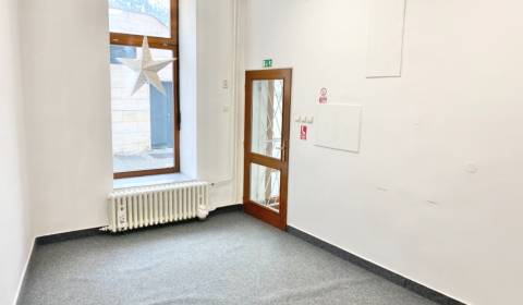 Na prenájom obchodné priestory  40 m2 Hlinkové námestie Žilina 
