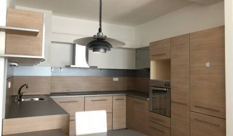 Exkluzívne | Na prenájom 2i byt s balkónom v Ružinove - Ostredky