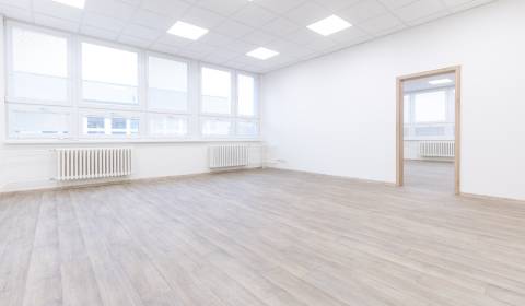 ADMINISTRATÍVNE PRIESTORY V BIZNIS CENTRE, LETNÁ, SEVER