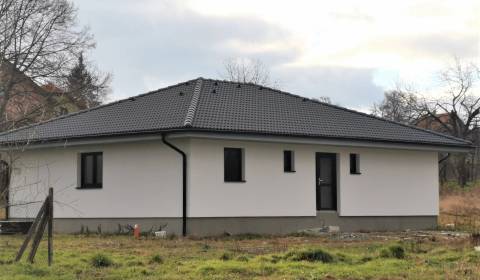 Nové ! Rodinné domy na predaj, Veľké Chlievany - Bánovce nad Bebravou