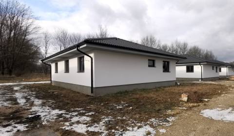 Nové ! Rodinné domy na predaj, Veľké Chlievany - Bánovce nad Bebravou